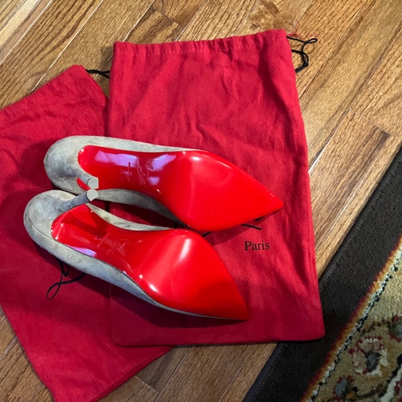 Louboutin - Picture 2 of 3